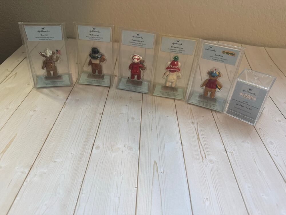 Hallmark Merry Miniatures Lot of 6! Holiday collection!
